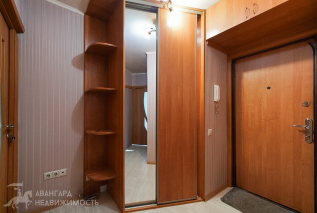 Фото Просторная 2-комн. квартира  с раздельными комнатами по 17.2 кв.м. — 25