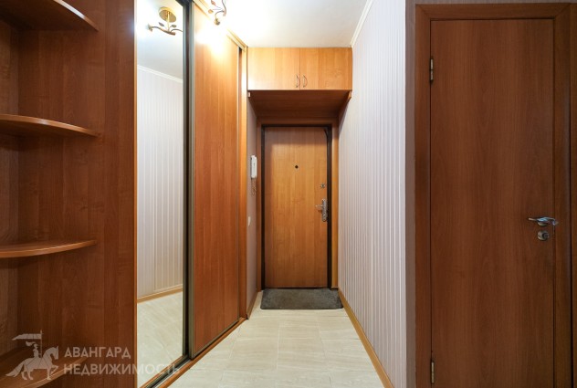 Фото Просторная 2-комн. квартира  с раздельными комнатами по 17.2 кв.м. — 27