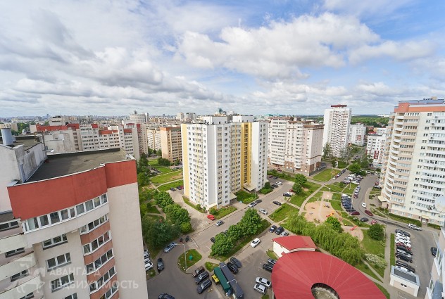 Фото Видовая квартира с ремонтом в мкр «Зеленый Луг»: Олешева 1  — 35