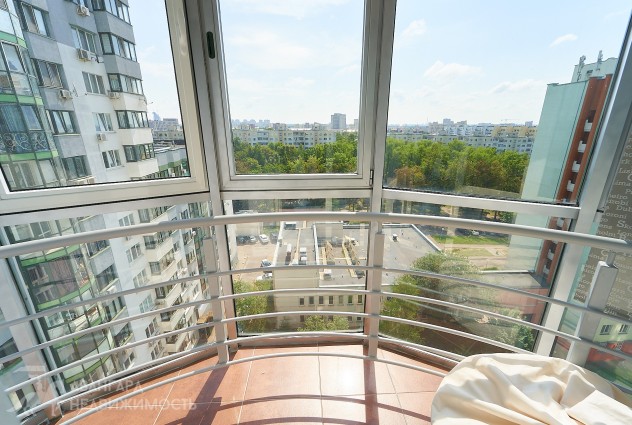 Фото Трехкомнатная комфортабельная квартира в аренду — 51