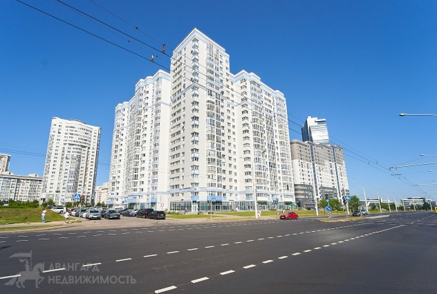 Фото 2-ком. квартира с панорамным видом и потолками 3 метра — 49