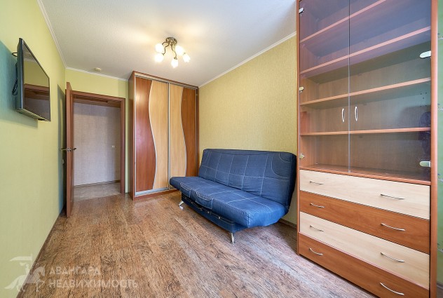 Фото Рядом метро, а окна выходят на парк — 27