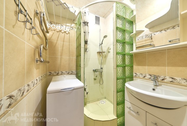 Фото Рядом метро, а окна выходят на парк — 33