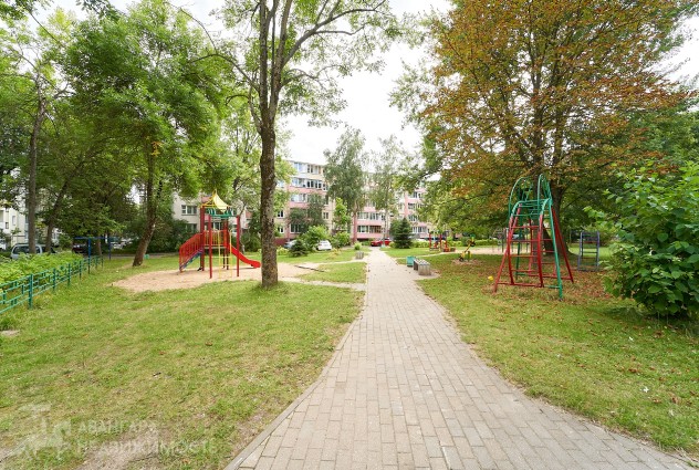 Фото Рядом метро, а окна выходят на парк — 39