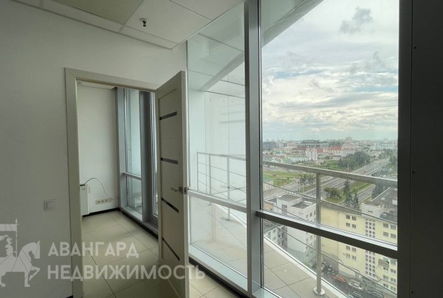 Фото Отличный офис класса «A» в центре города с шикарным видом! — 23