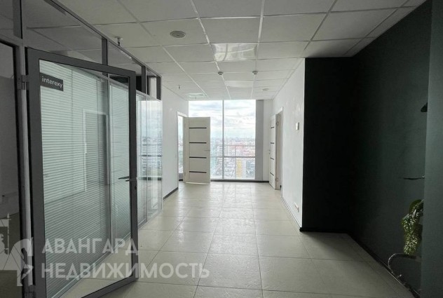 Фото Отличный офис класса «A» в центре города с шикарным видом! — 35