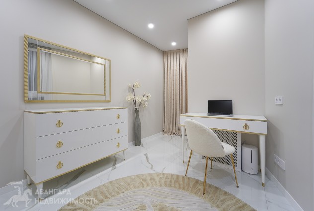 Фото Видовая трёхкомнатная квартира (71,6м2). Центр, м. Аэродромная — 31