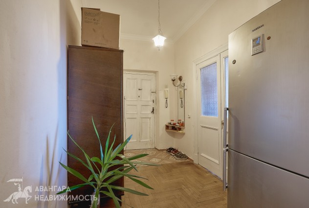 Фото Атмосферная «сталинка». 250 м. до метро пл. Победы. Независимости д.46 — 19