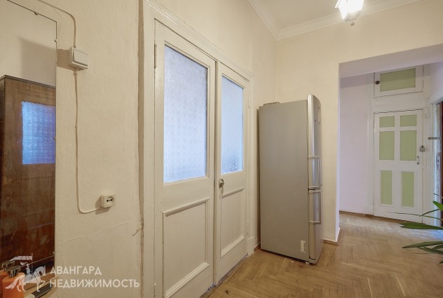 Фото Атмосферная «сталинка». 250 м. до метро пл. Победы. Независимости д.46 — 23