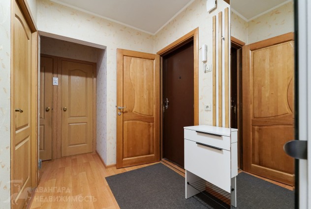 Фото Продается 2-комнатная квартира по Гая. — 1