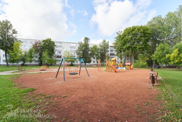 Фото 1/6 доли в 2-комнатной квартире. Серебряка: Рокоссовского 96 — 35