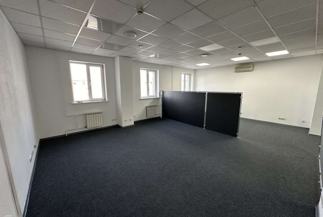 Фото Сдается в аренду офис 87.2 кв.м возле метро  — 5