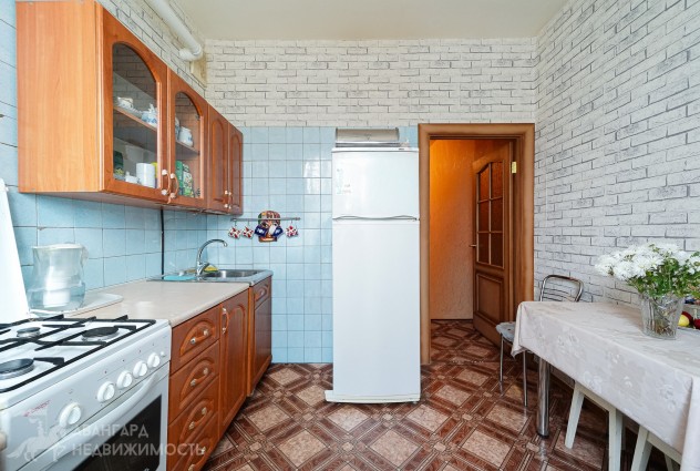 Фото Продается большая двухкомнатная квартира недалеко от ЖК Дубравинский! — 3