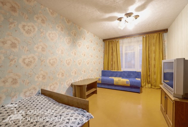 Фото 1-комнатная квартира в кирпичном доме по адресу Авакяна 36/2. — 3