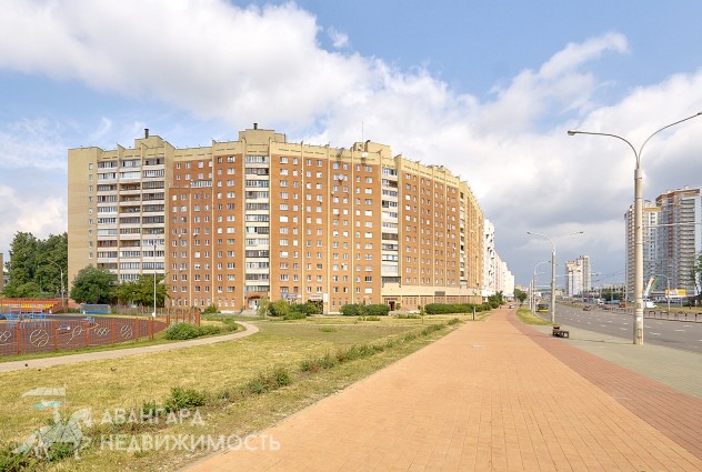 Фото 1-ая квартира с видом на р. Свислочь по ул. Маяковского 24  — 3