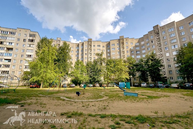 Фото 4-комнатная квартира рядом с метро, чистая продажа! — 35
