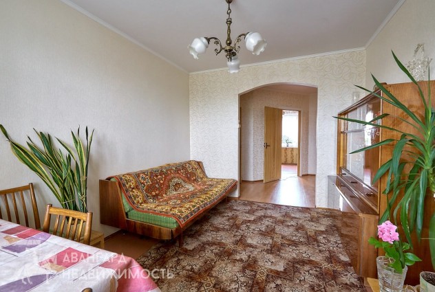 Фото 4-комнатная квартира рядом с метро, чистая продажа! — 9