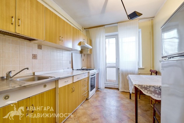 Фото 4-комнатная квартира в кирпичном доме в районе Комаровки! — 5