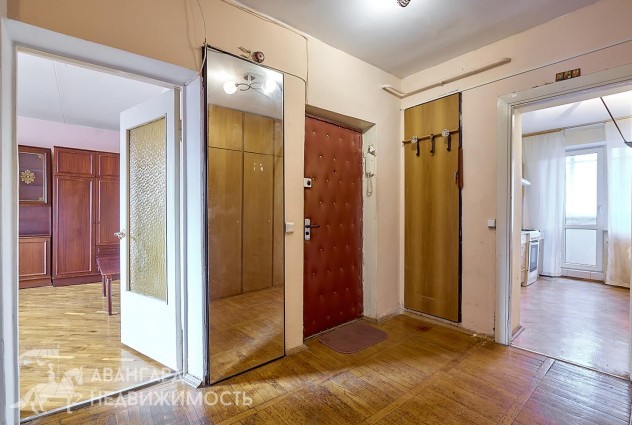 Фото 4-комнатная квартира в кирпичном доме в районе Комаровки! — 11