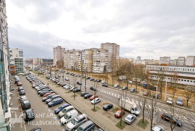 Фото Просторная 3-ка с дизайнерским ремонтом в престижном доме! — 12