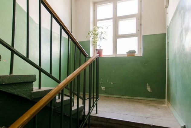 Фото 2-комнатная сталинка возле набережной — 25