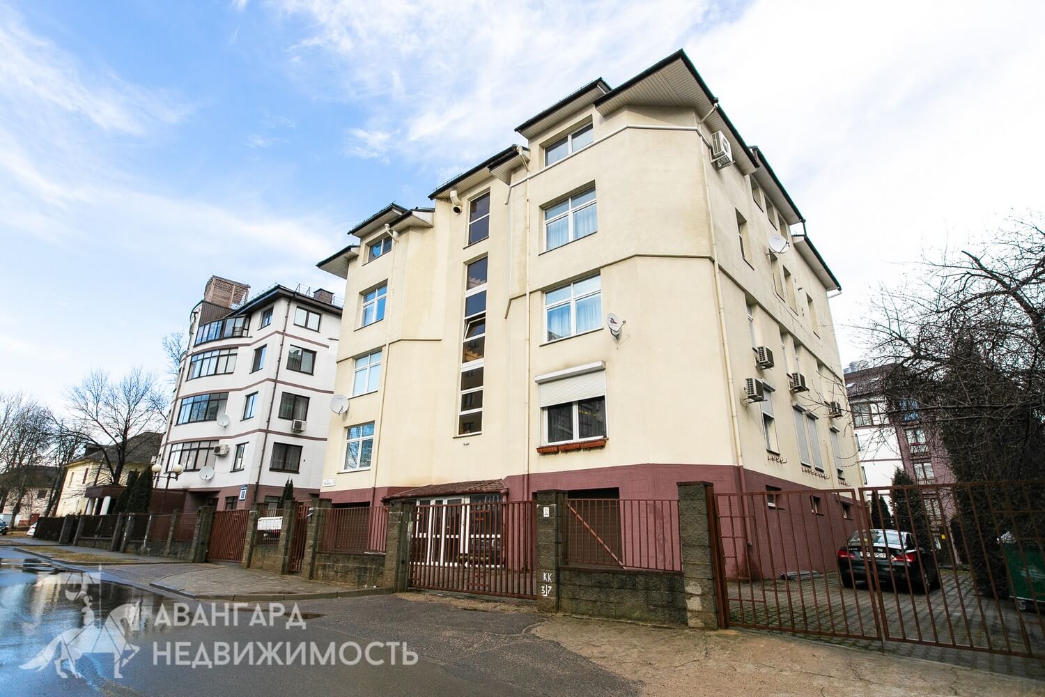 Купить 9-комнатную квартиру на Москвина, 8