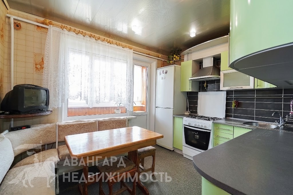  138.7м.кв., комнат 3, Большевик (аг. Большевик, ул. Звёздная)